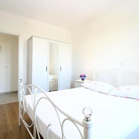 Tamara 2397 Apartment *